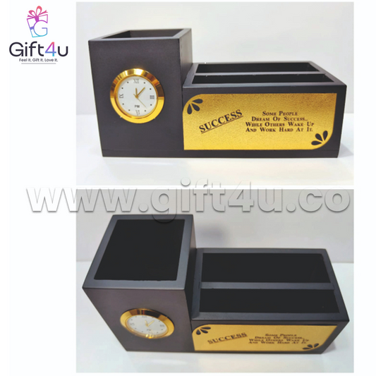 G4U PS5  NameSlate – Custom Black Wooden Pen Stand