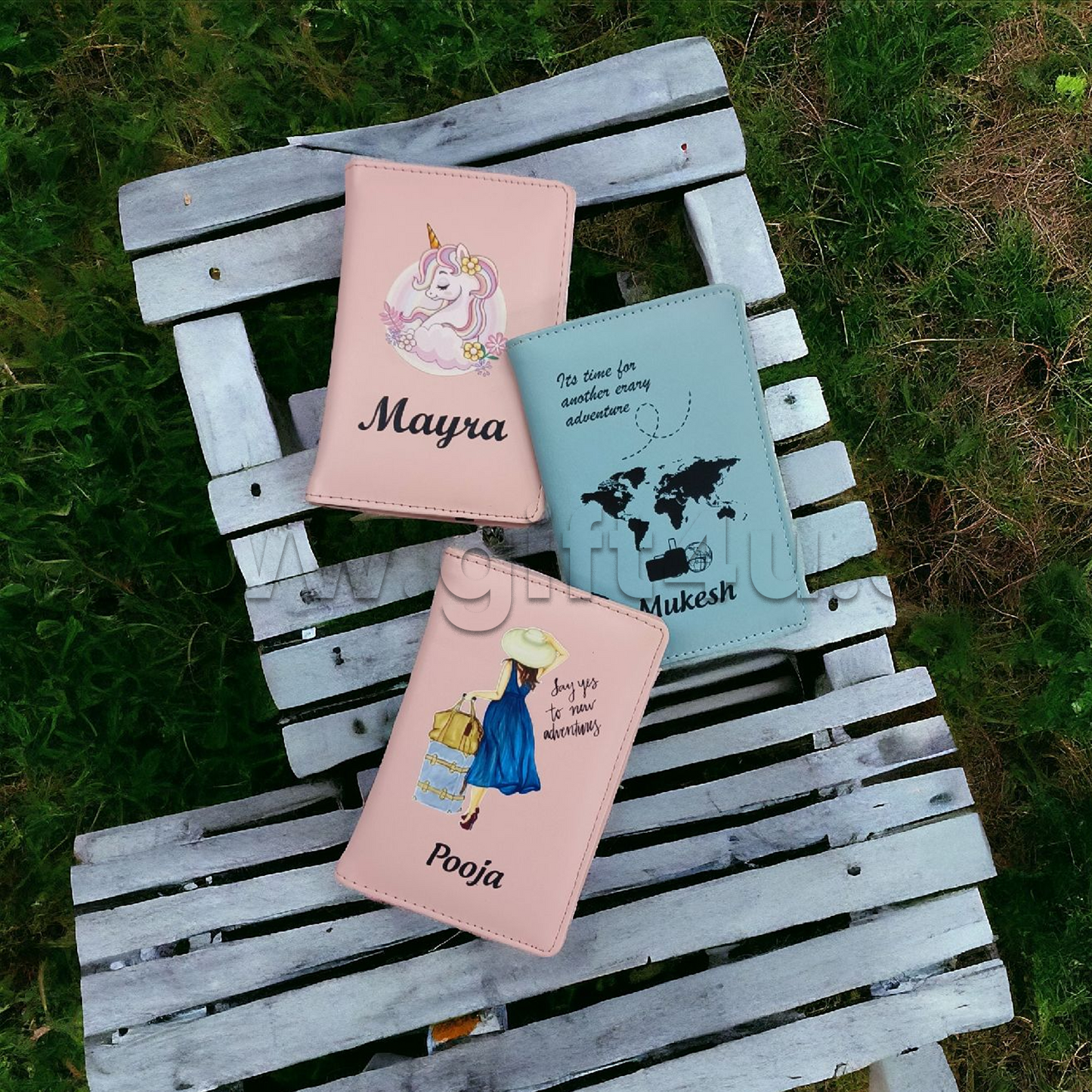 W01G4U WanderTag Personalized Passport Covers